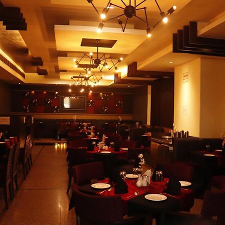 Hotel Parbhat Inn Panchkula Exteriér fotografie