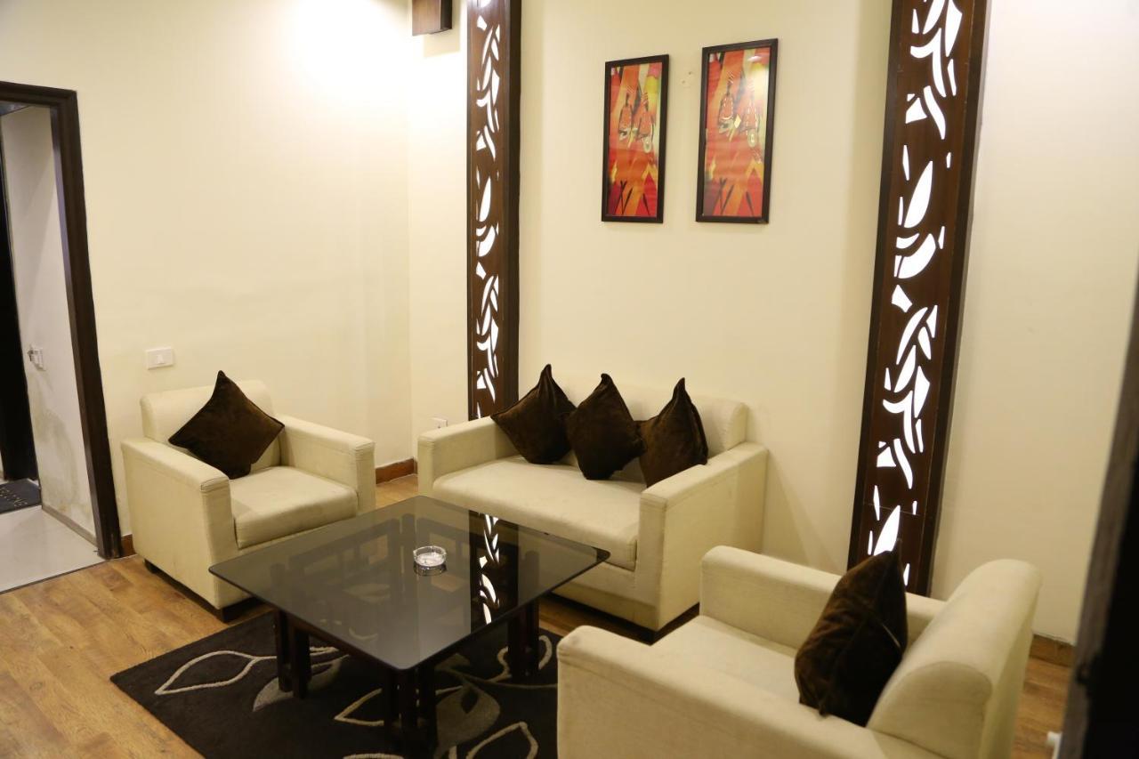 Hotel Parbhat Inn Panchkula Exteriér fotografie